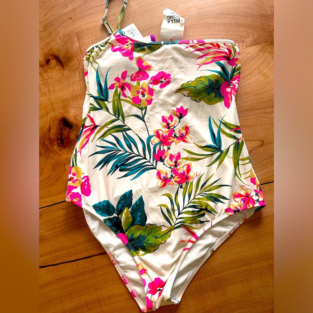 Womens billabong swimsuit medium